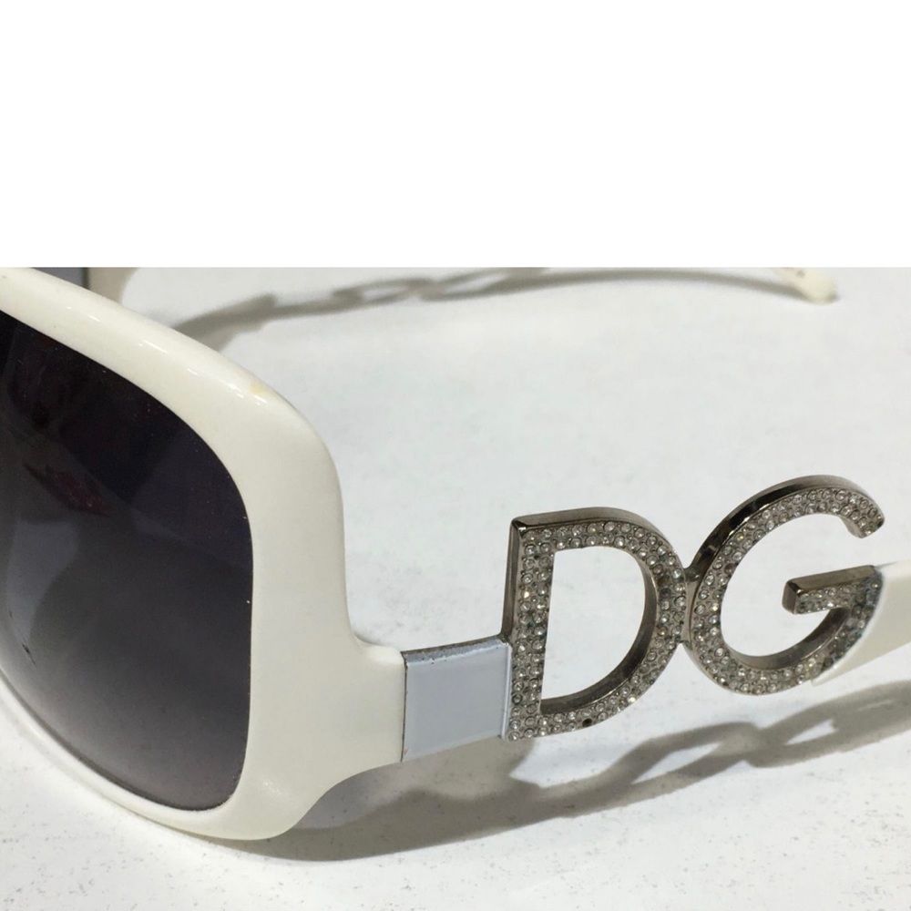 AUTHENTIC DOLCE & GABBANA WHITE OVERSIZED SUNGLASSES WITH  DG CRYSTALS